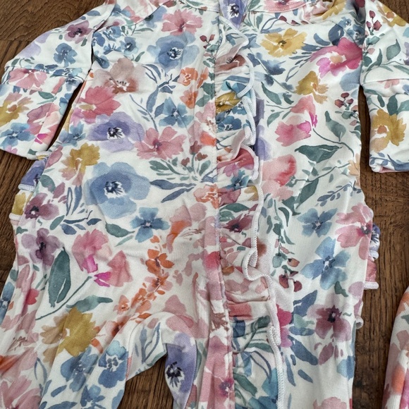 NWT Little Sleepies Tiny Blooms Ruffle Layette Zippy Keepsake Bag Size Preemie - Picture 3 of 6